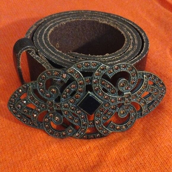 Streets Ahead Metallic Leather Belt with Ornate Buckle / Rhinestones, Medium - Picture 3 of 12